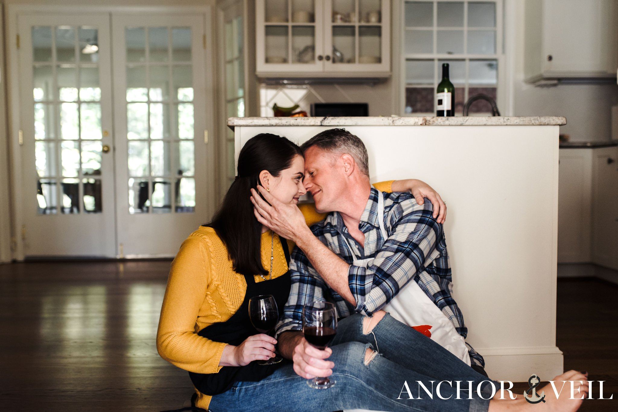 in-home-kitchen-engagement-session-17