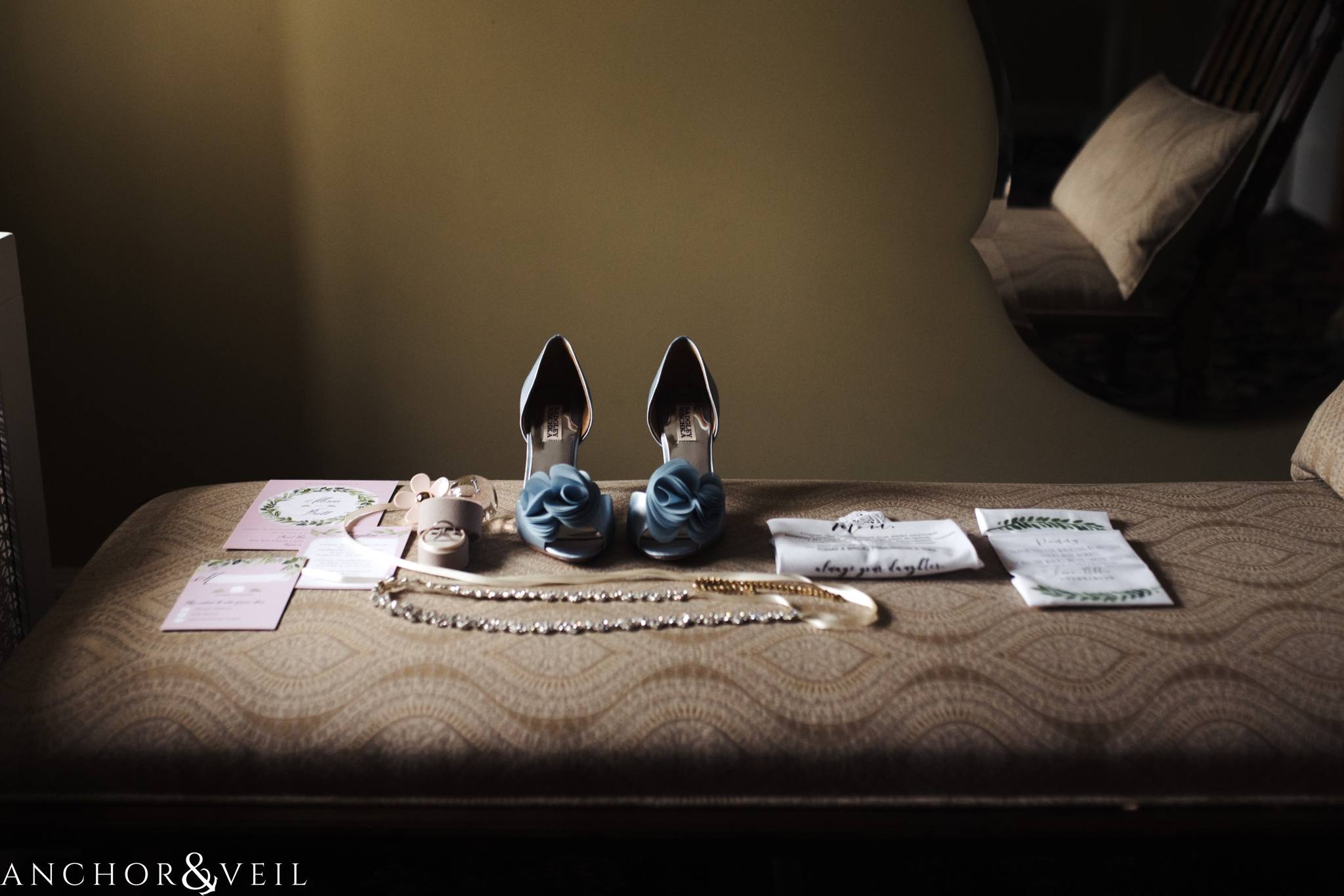 brides shoes and details 