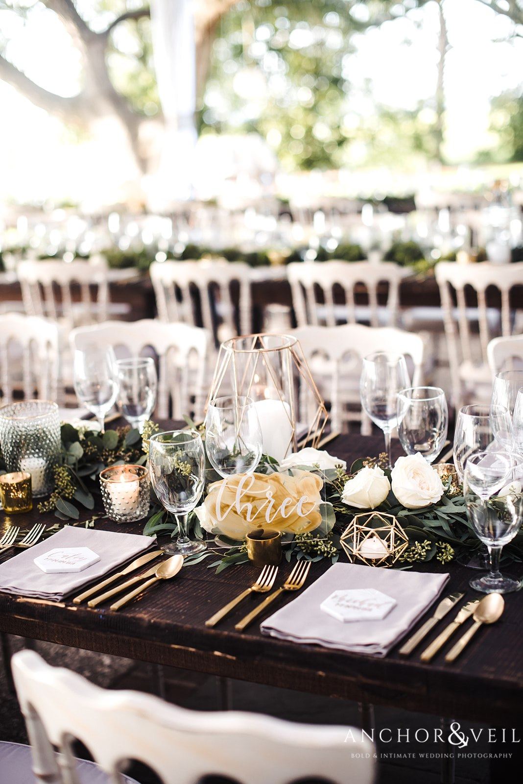 The table setting at the Lowndes Grove Plantation Wedding