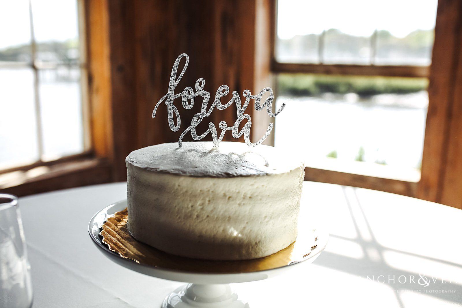 The simple cake at the Boone Hall Plantation Wedding 